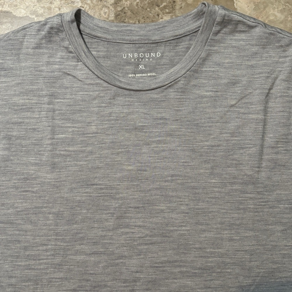 Unbound Merino Shirt Mens XL Grey Short Sleeve Tee 100% Merino Wool Travel Base